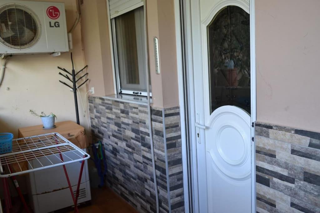 Vasiliki'S Cosy House Apartamento Nea Michaniona Exterior foto